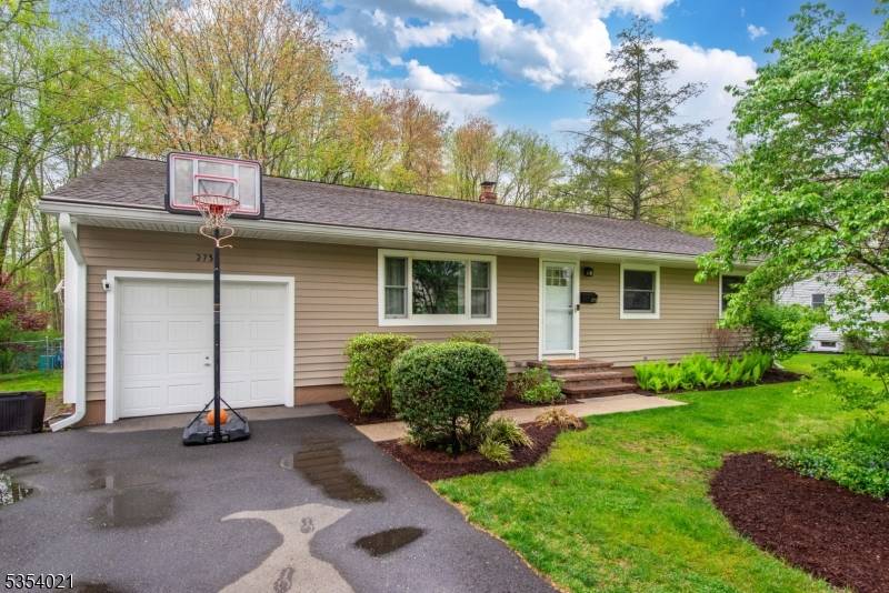 Berkeley Heights Twp., NJ 07922,273 Chaucer Dr
