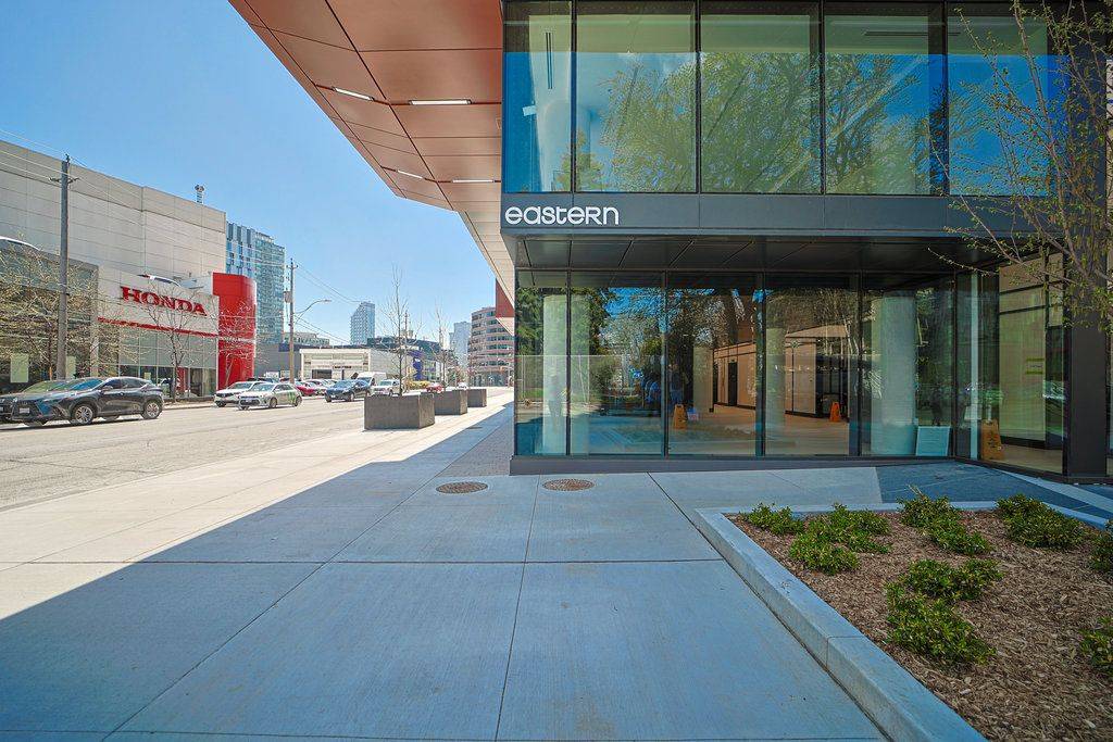 Toronto C08, ON M5A 1H5,28 Eastern AVE #242