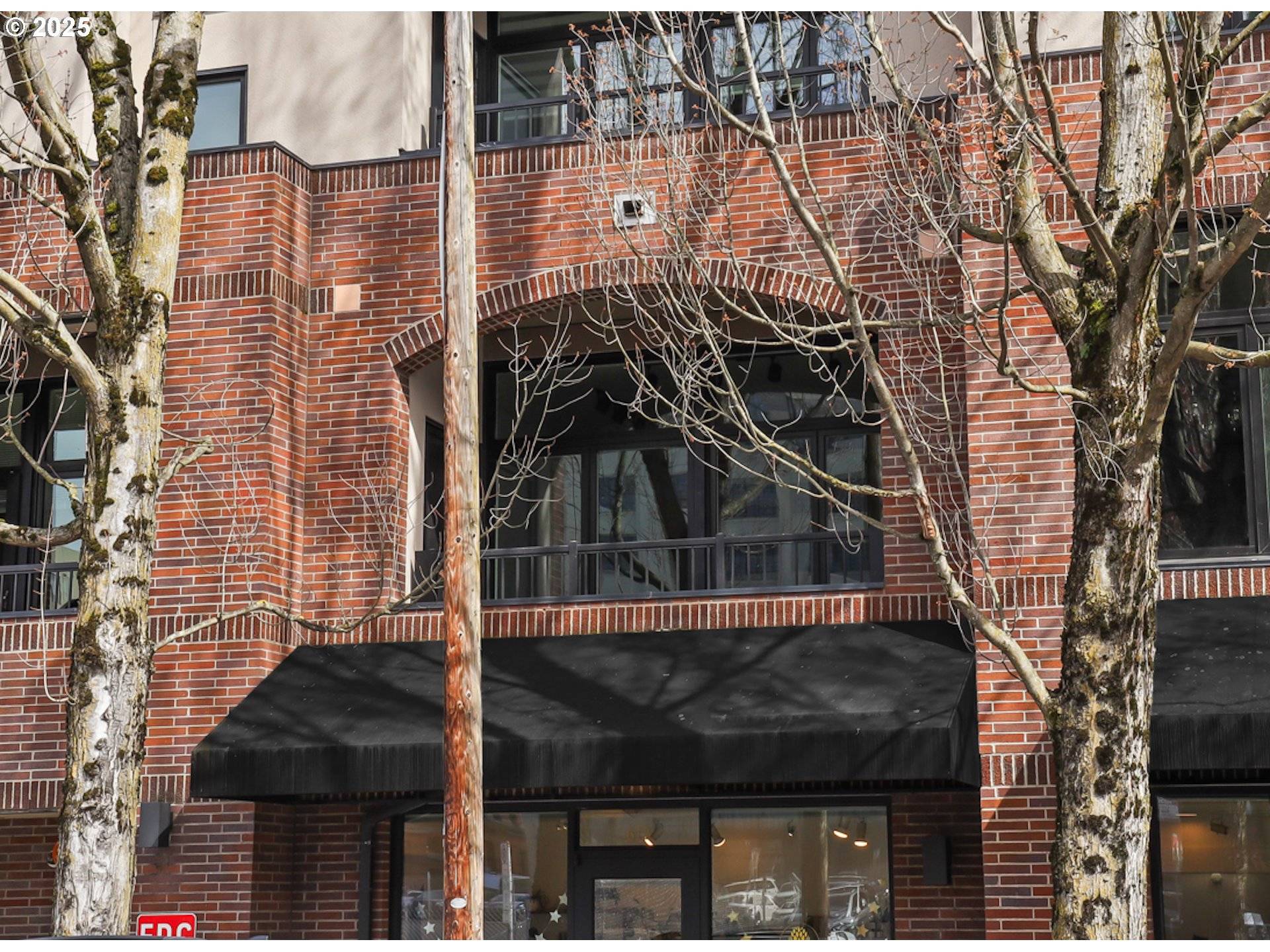 Portland, OR 97209,618 NW 12TH AVE #206