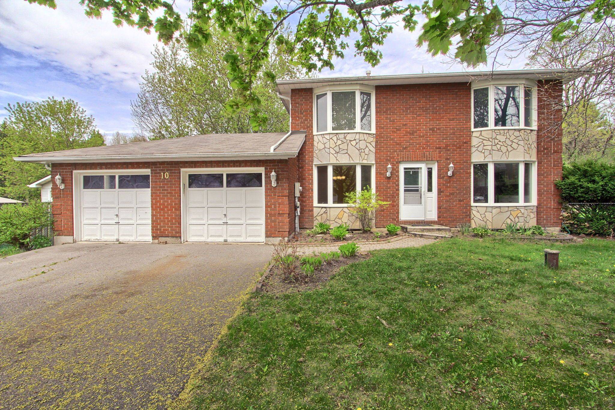 East Gwillimbury, ON L9N 1G3,10 Lepard CRES