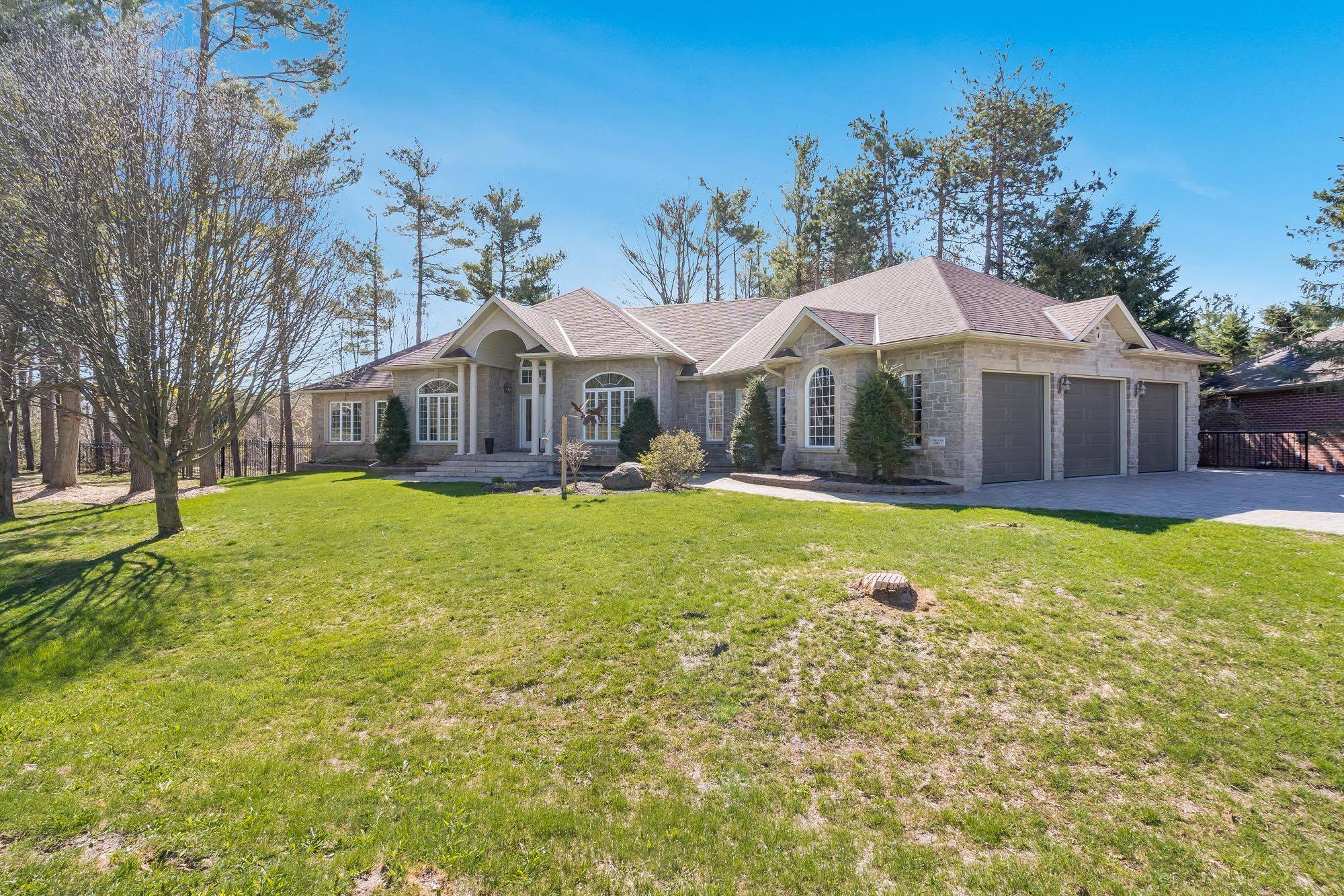 Oro-medonte, ON L0L 2L0,7 Highland DR
