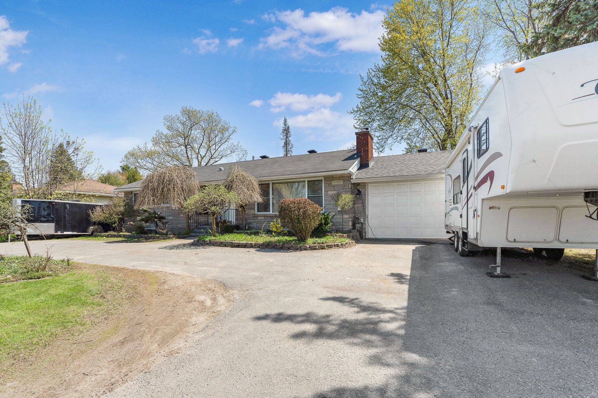 Alta Vista And Area, ON K1H 5A4,440 Smyth RD