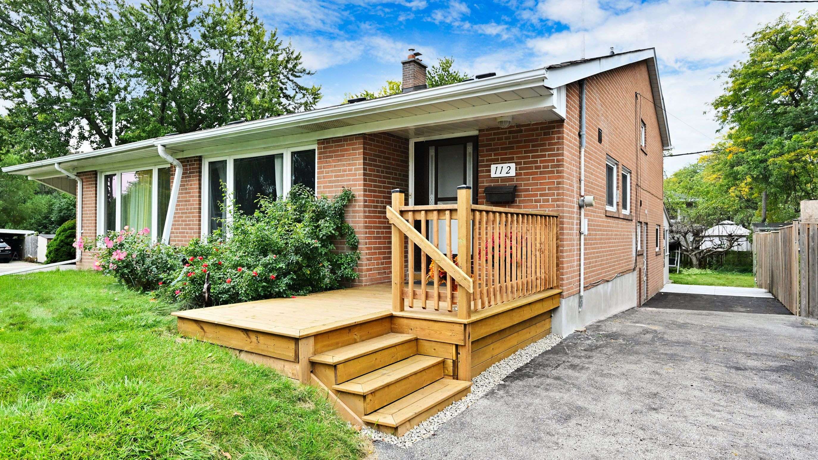 Toronto C13, ON M3A 2G6,112 Billington CRES