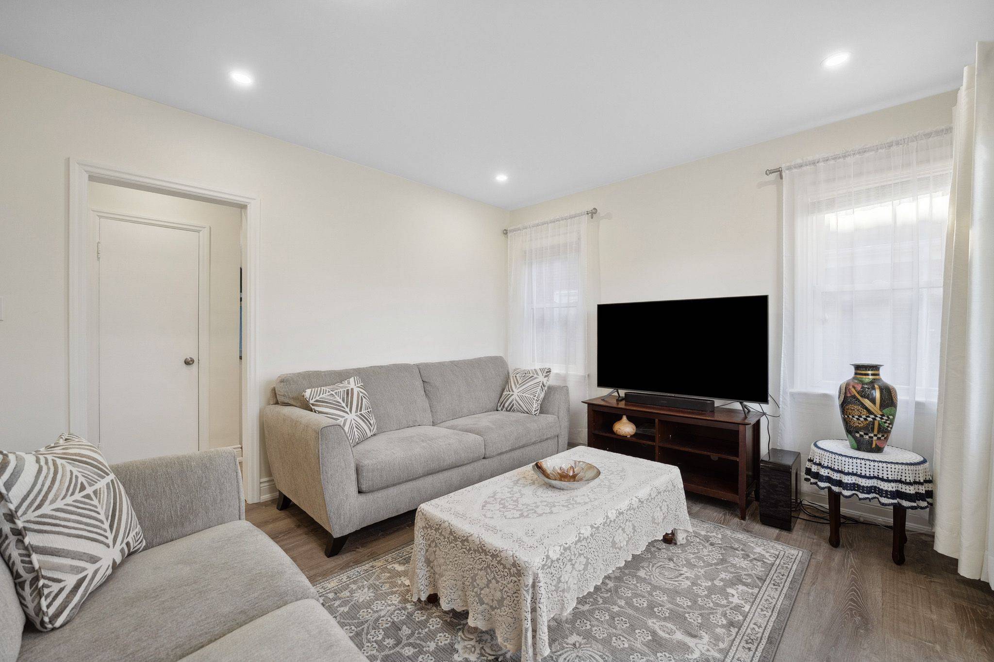 Niagara Falls, ON L2G 2M1,6268 Corwin CRES