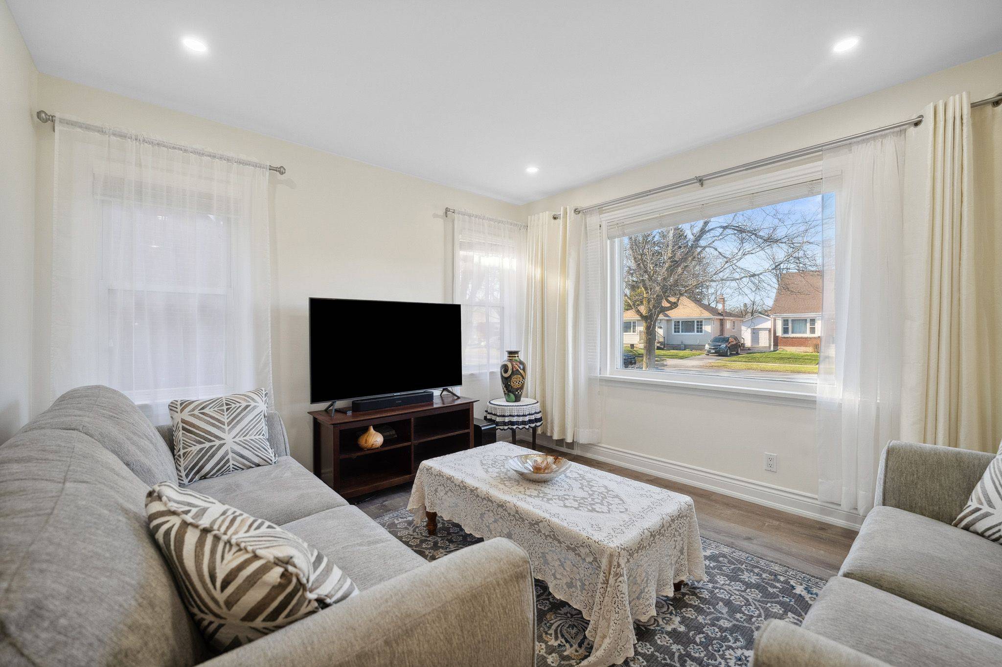 Niagara Falls, ON L2G 2M1,6268 Corwin CRES