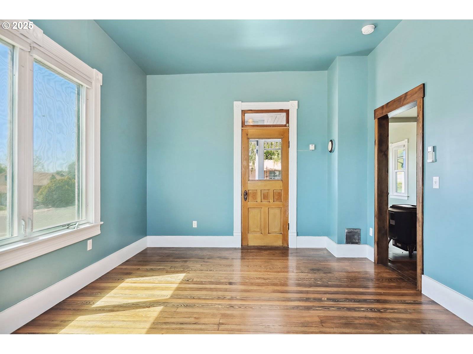 Dufur, OR 97021,110 NE 5TH ST