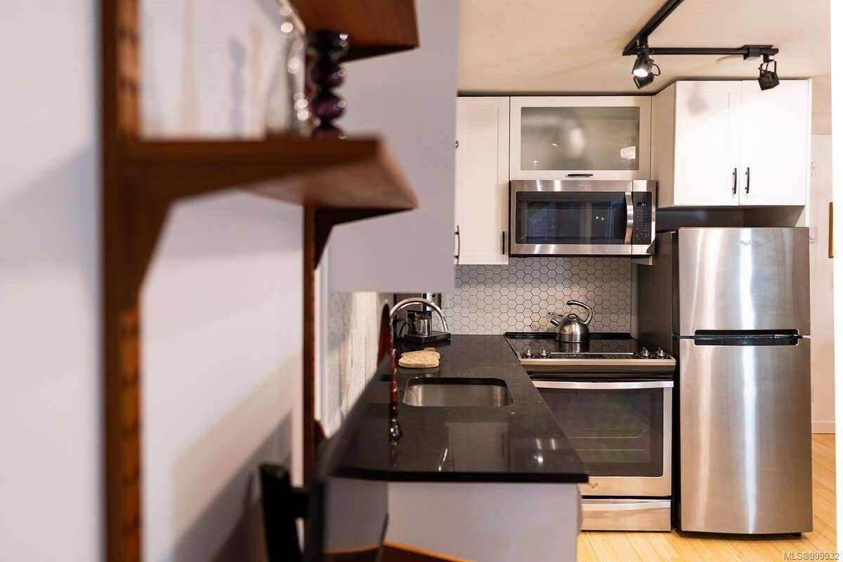 Victoria, BC V8W 1R3,535 Fisgard St #104