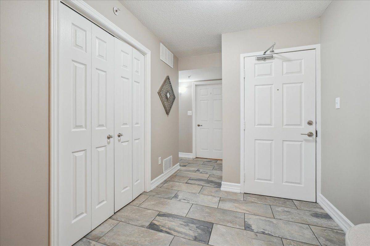 Milton, ON L9T 0B8,1491 Maple AVE #411
