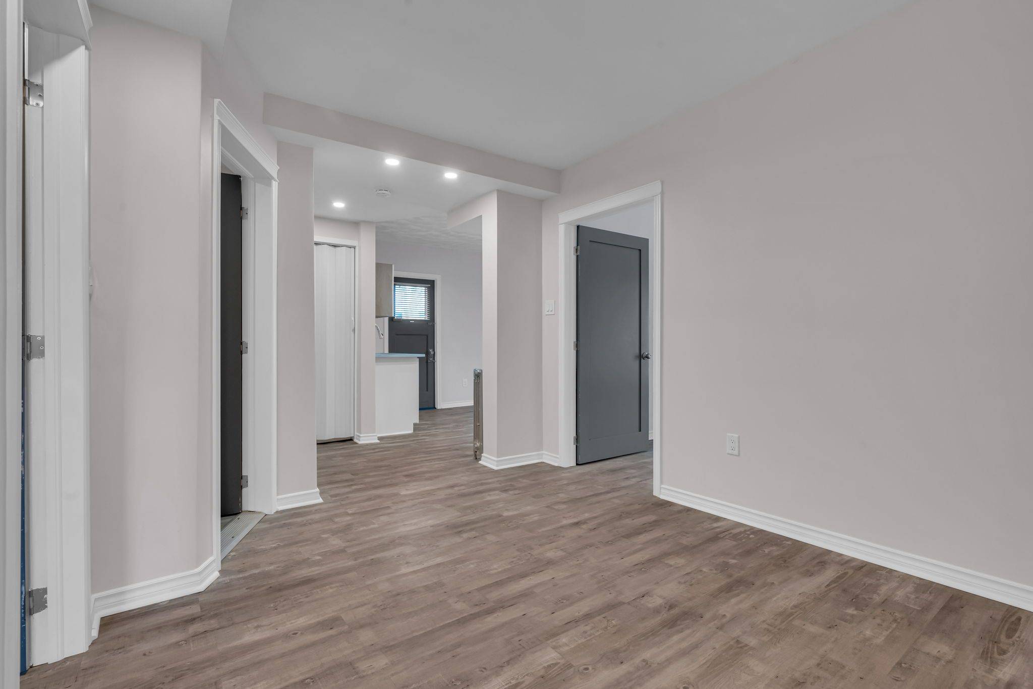 Ottawa Centre, ON K1R 6C6,698 Cooper ST