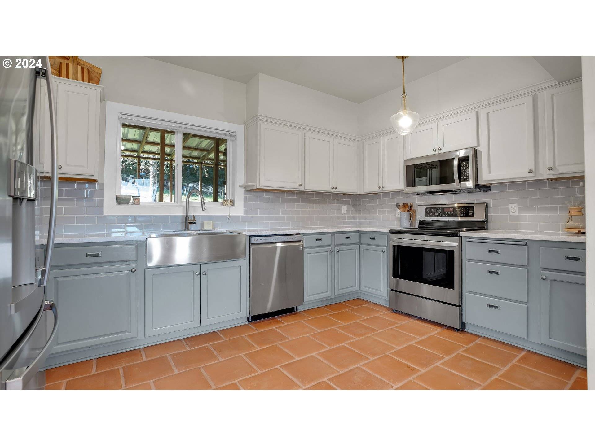 Eugene, OR 97402,28888 WILLOW CREEK RD