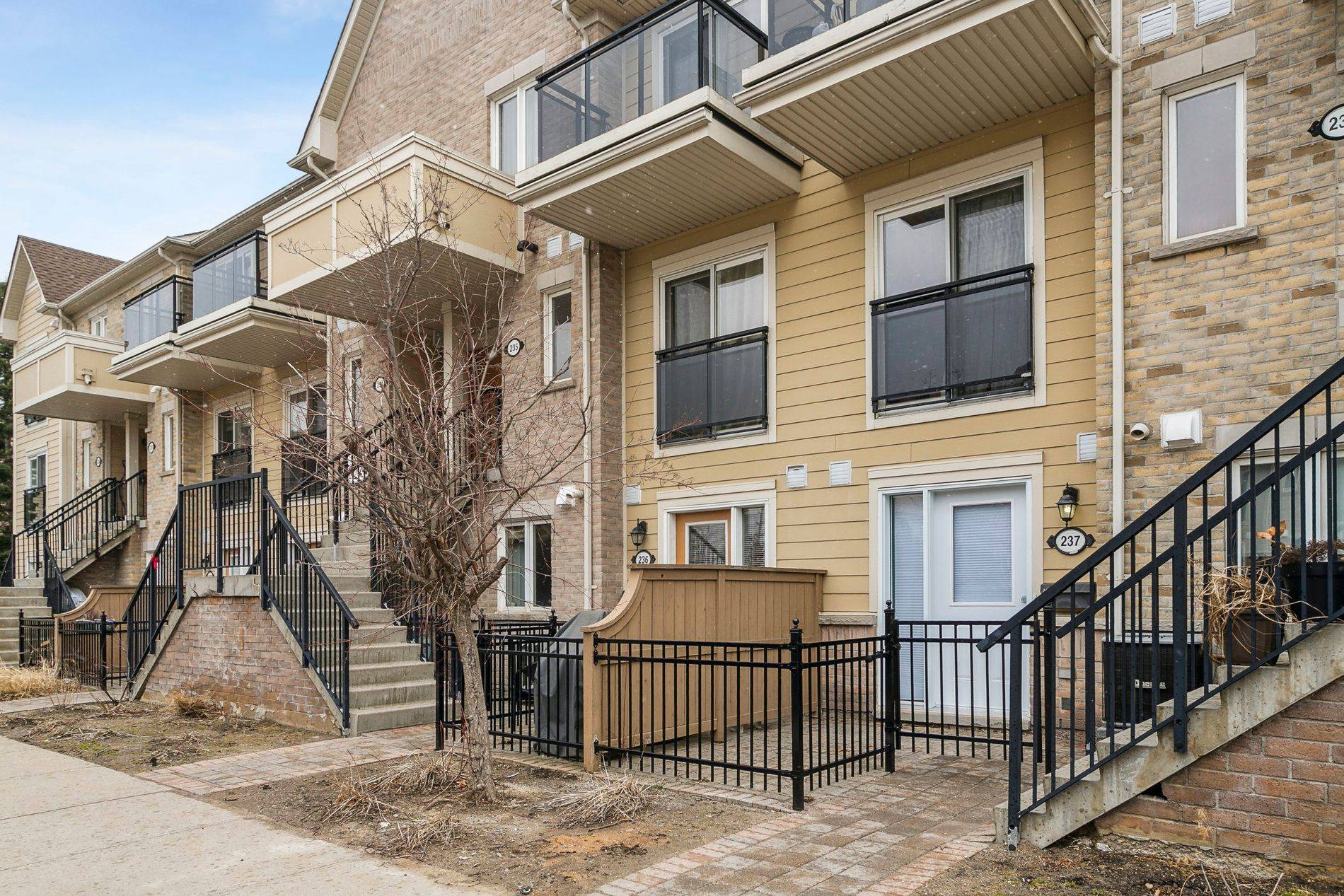 Mississauga, ON L5M 8E3,4950 Winston Churchill BLVD #116
