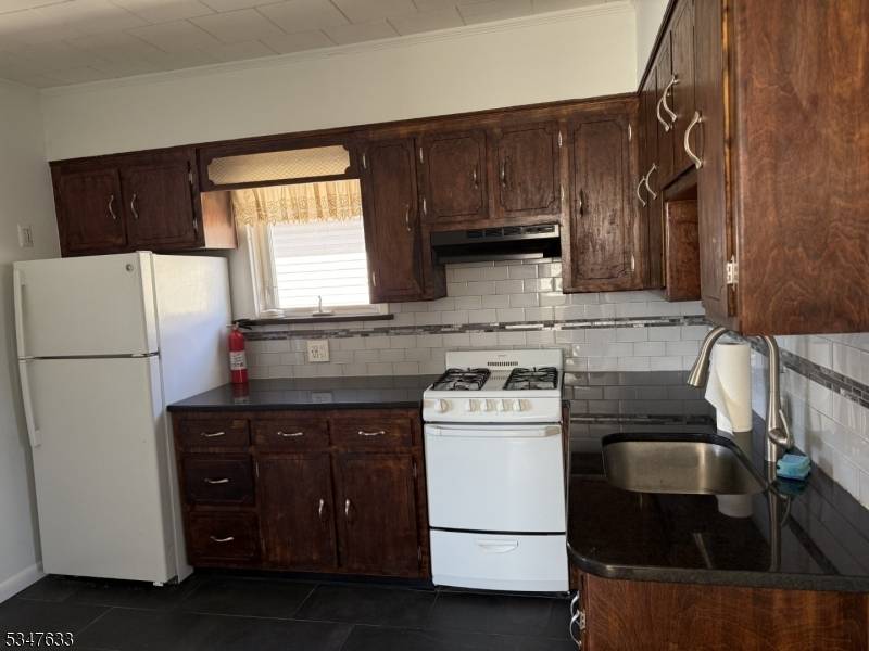 Belleville Twp., NJ 07109,54 Wallace St #2