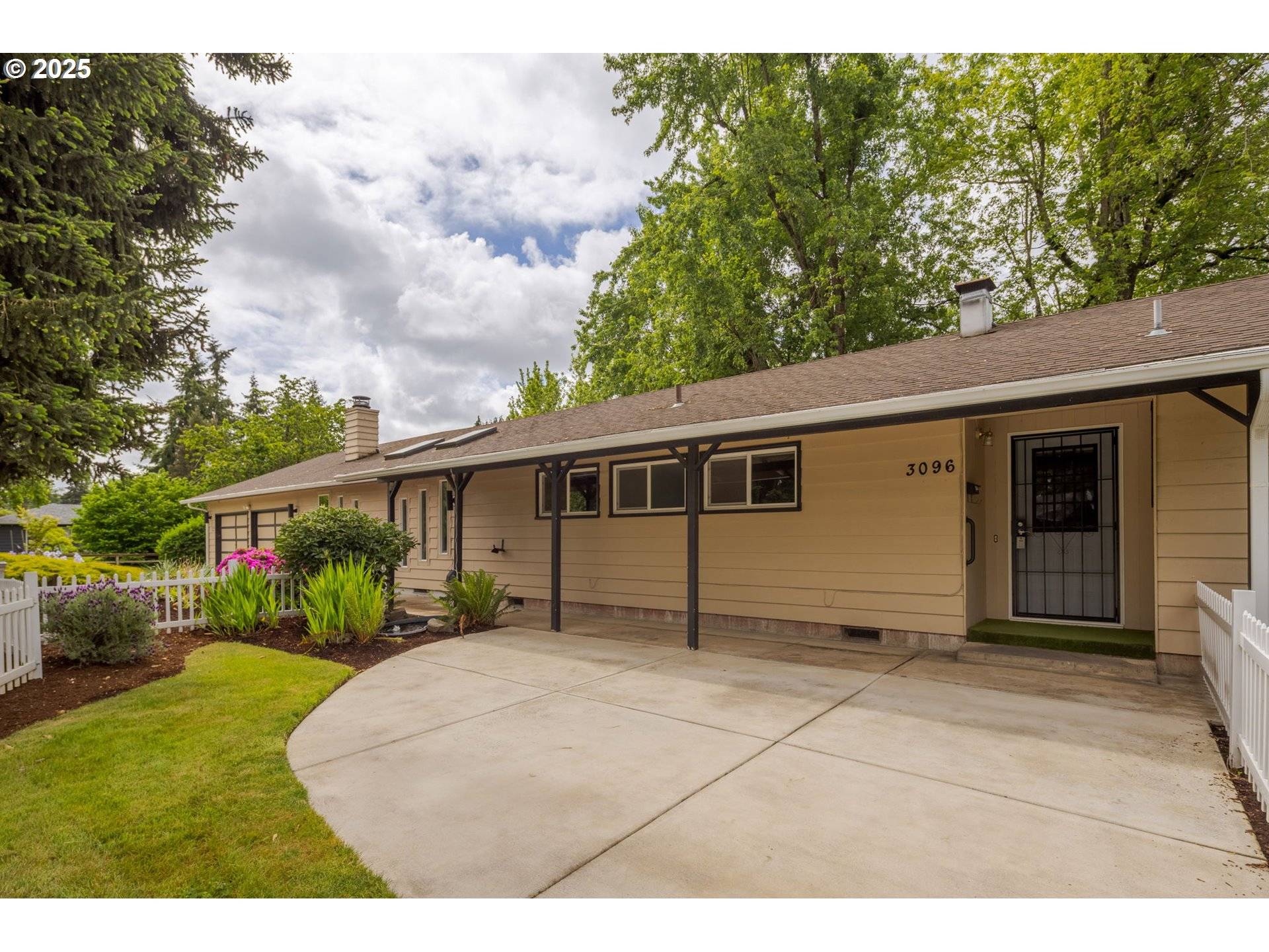 Eugene, OR 97401,3096 SORREL WAY