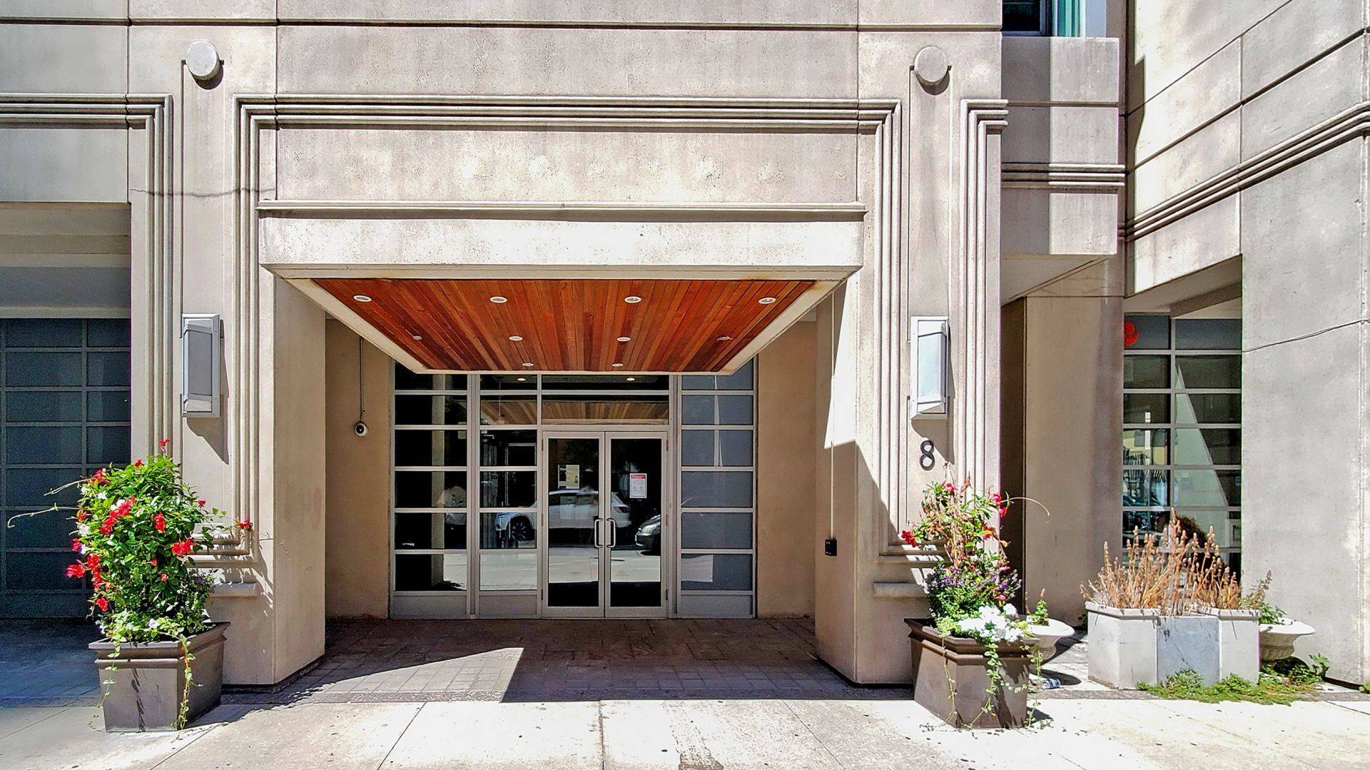 Toronto C02, ON M5R 1M2,8 Scollard ST #511