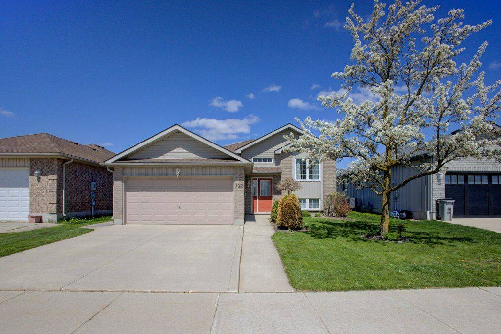 North Perth, ON N4W 3T5,725 Kincaid ST