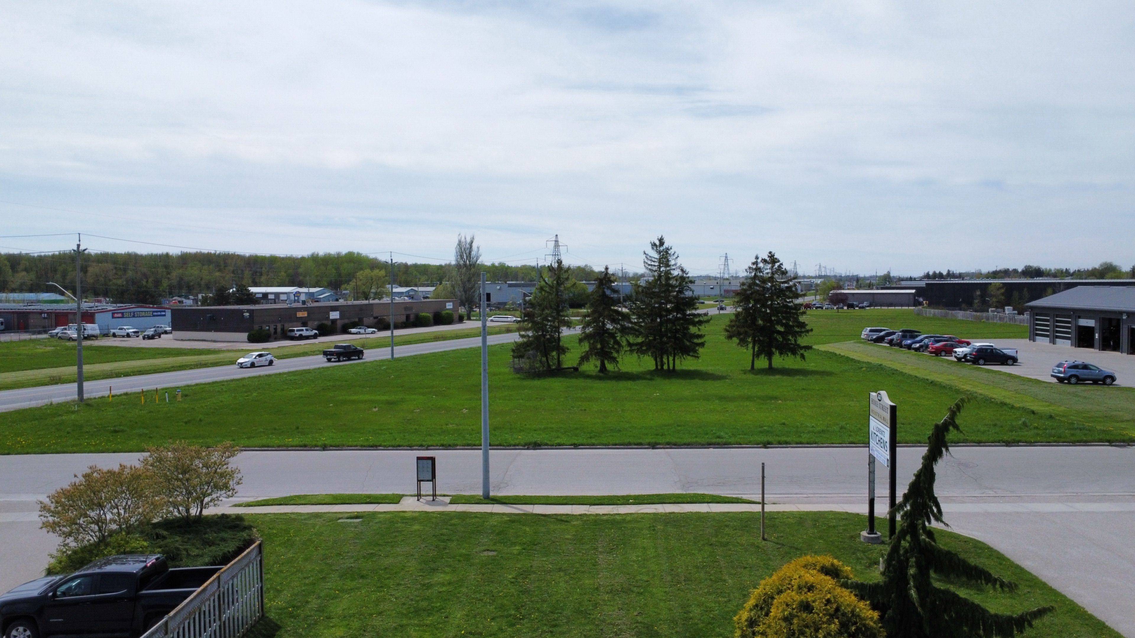 Stratford, ON N5A 2A5,360 HOME ST