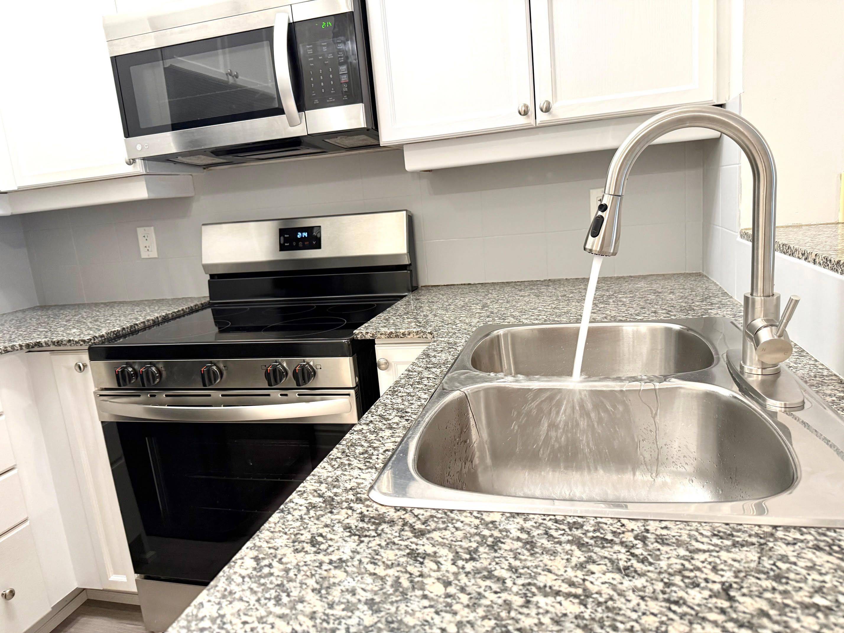 Vaughan, ON L4L 9S6,8201 Islington AVE #432