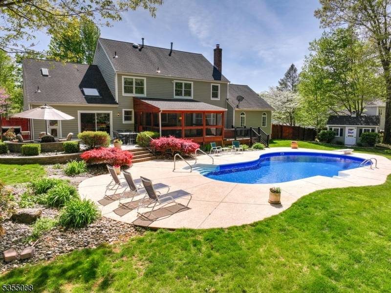 Branchburg Twp., NJ 08853,17 EDGEWOOD RD