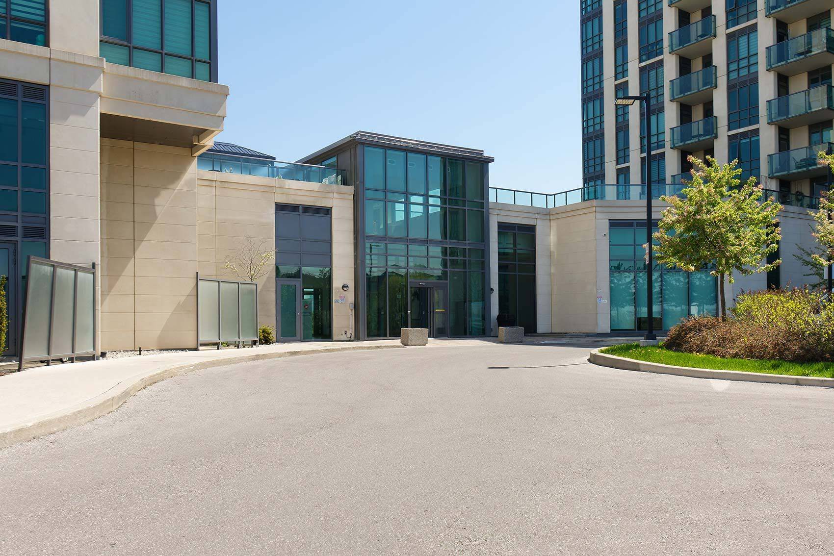 Brampton, ON L6P 4M5,65 Yorkland BLVD #206