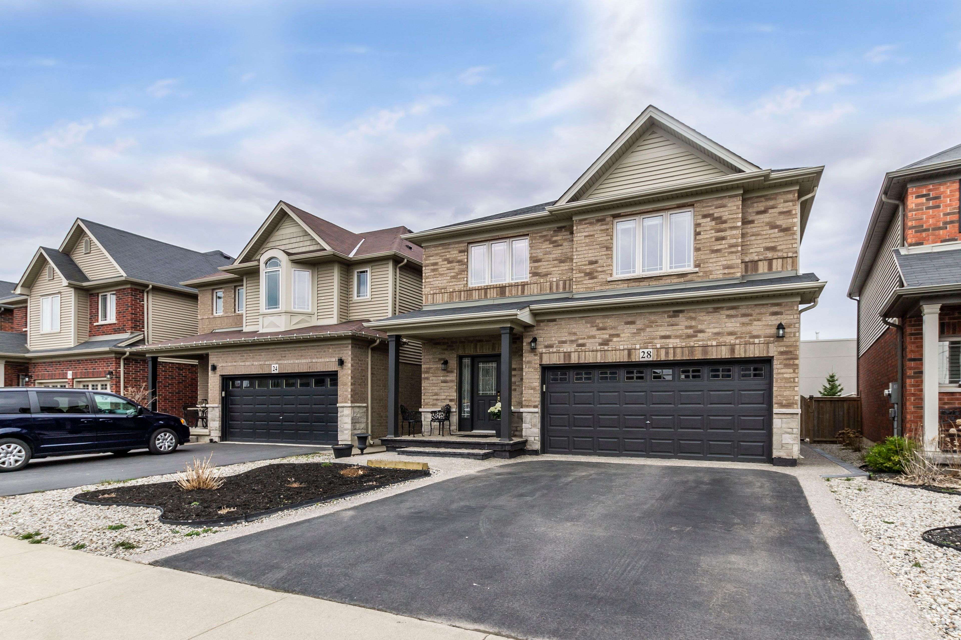 Hamilton, ON L8W 0C1,28 Chamomile DR