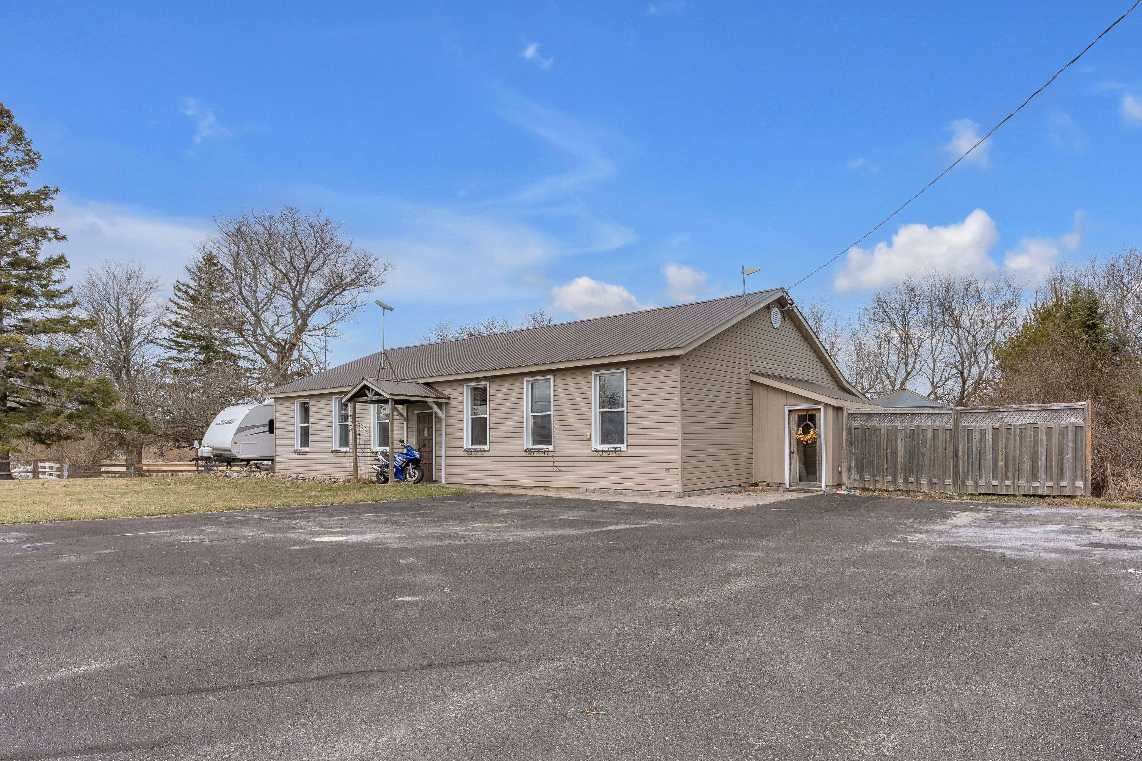 Loyalist, ON K7R 3K6,6955 County 2 RD
