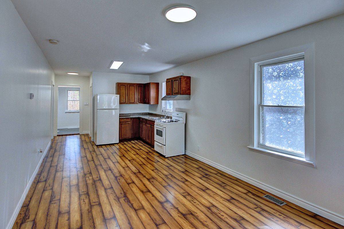London East, ON N5Z 2T2,272 Sanders ST