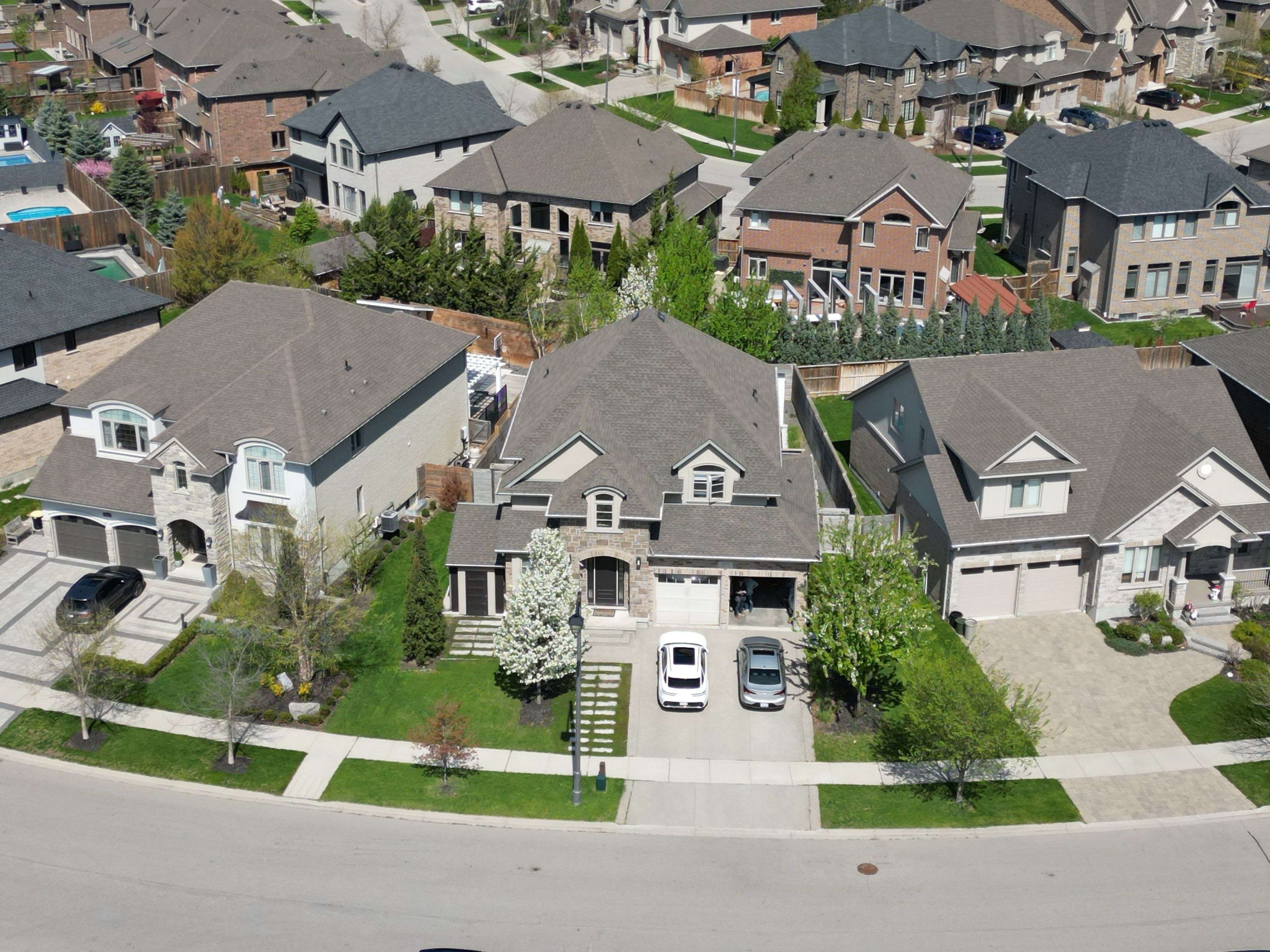 Waterloo, ON N2K 0B4,320 Deerfoot TRL