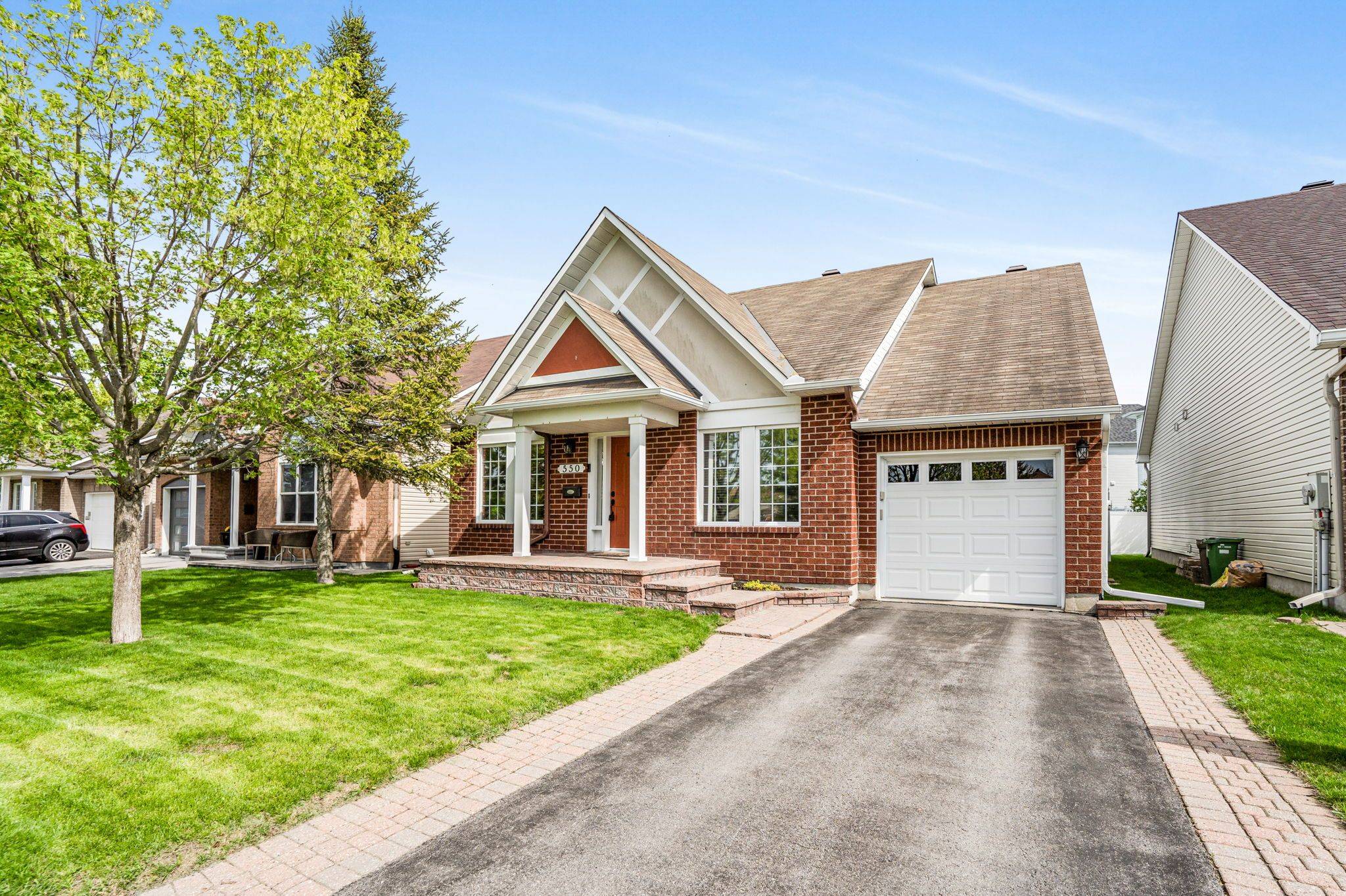 Orleans - Cumberland And Area, ON K4A 4G7,550 Du Plateau ST