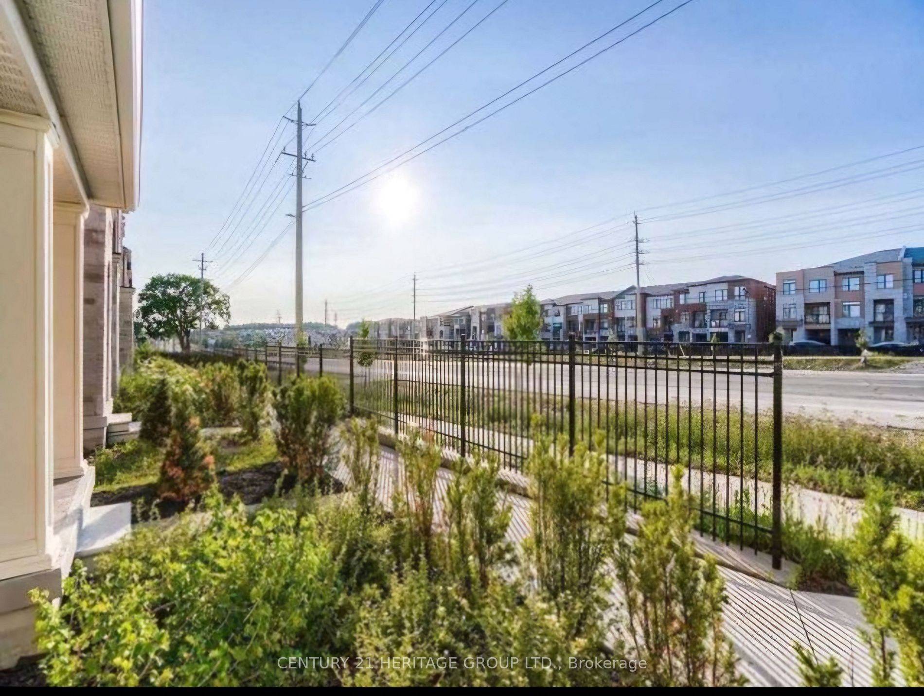 Newmarket, ON L3Y 0E1,239 Harding Park ST