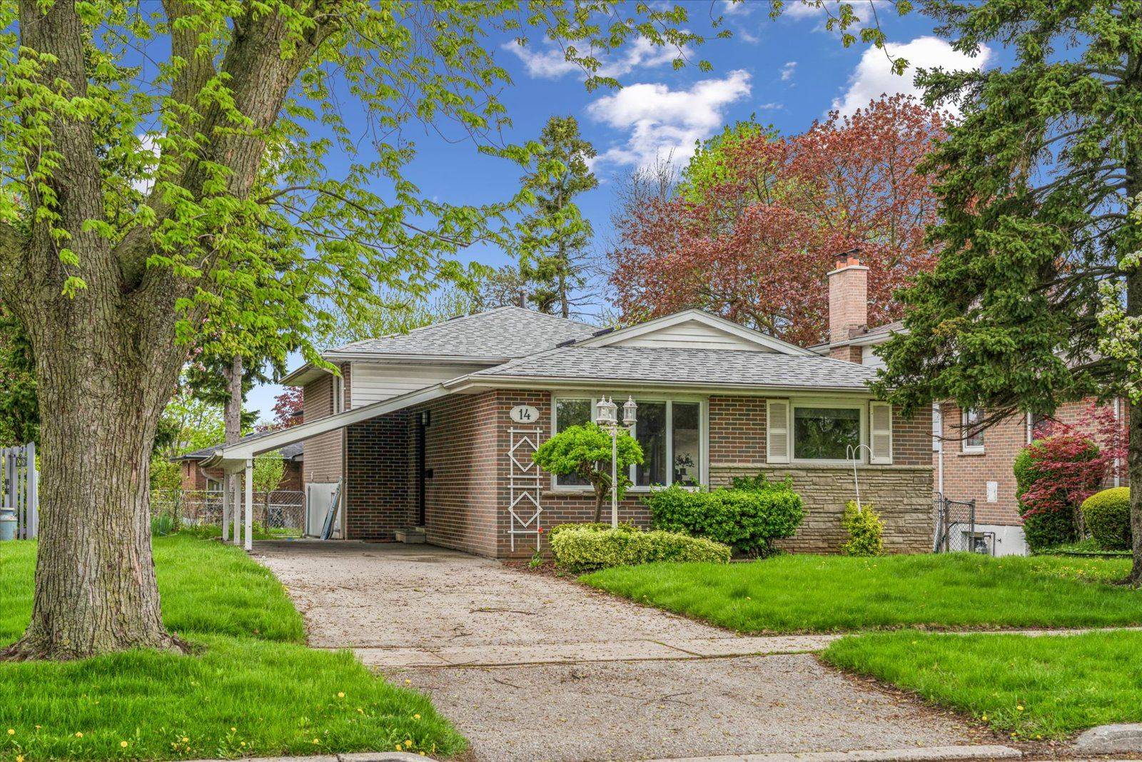 Toronto E09, ON M1H 2T5,14 Monmouth CT