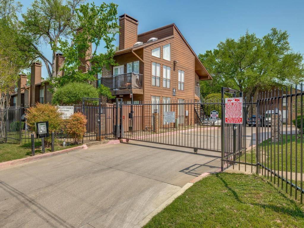 Dallas, TX 75231,7522 Holly Hill Drive #7