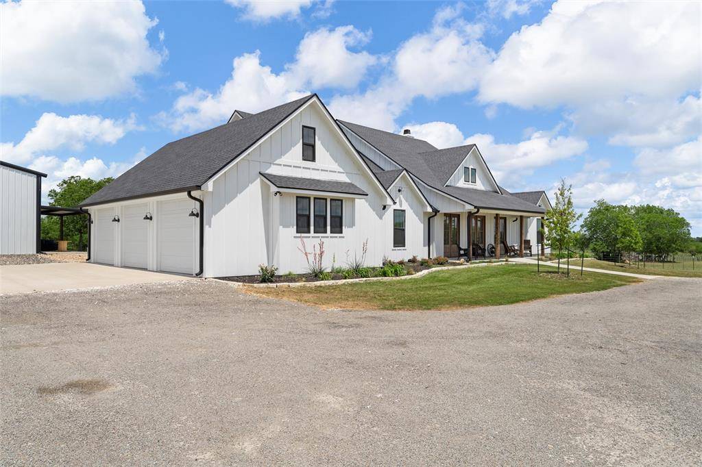 Crawford, TX 76638,688 Pleasant Run Road