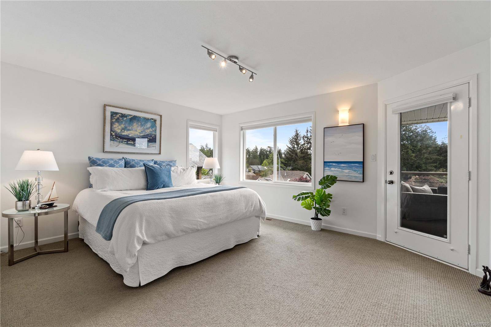 Nanaimo, BC V9T 6A1,3298 Shearwater Dr