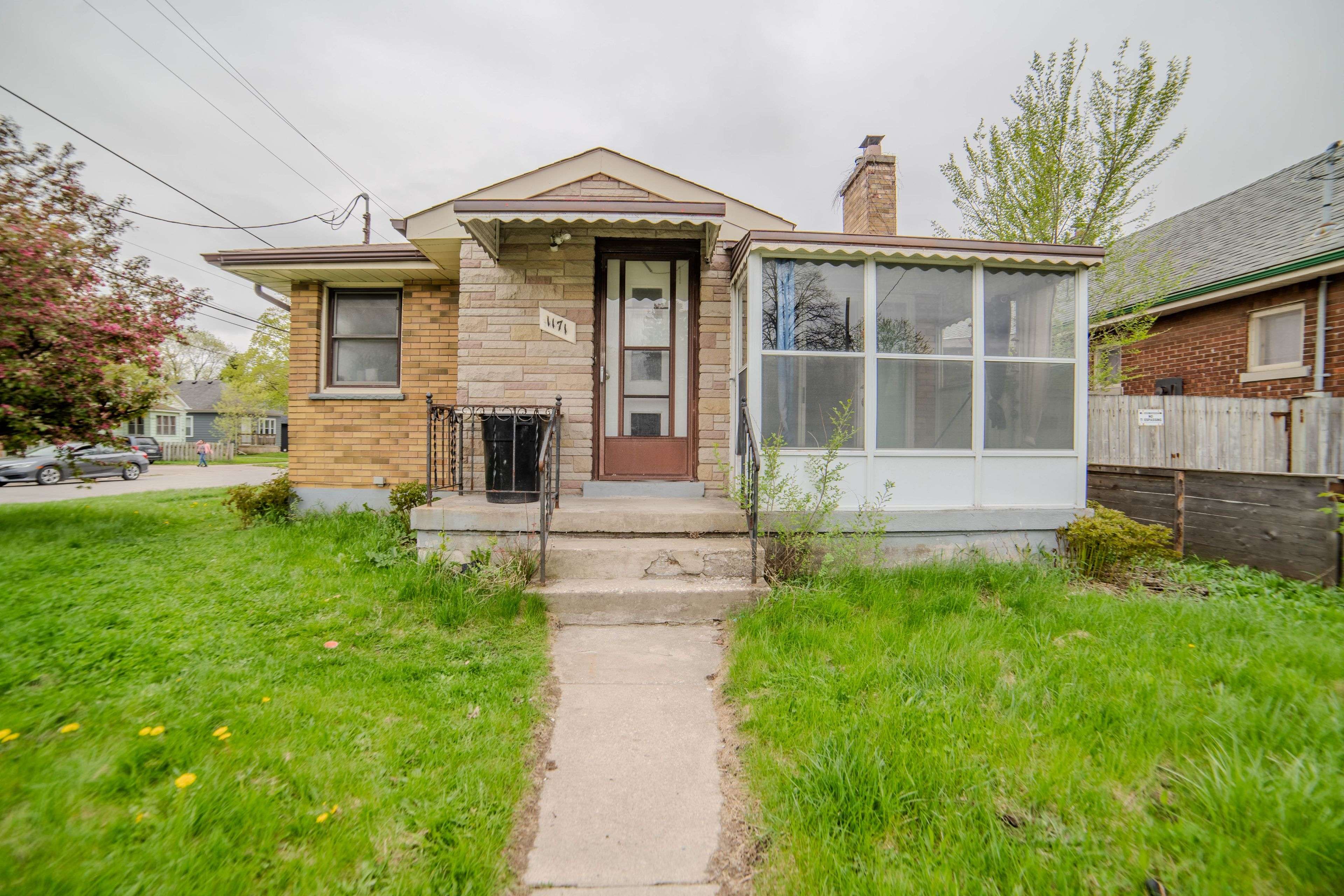 London East, ON N5Y 3L7,1171 Oxford ST E