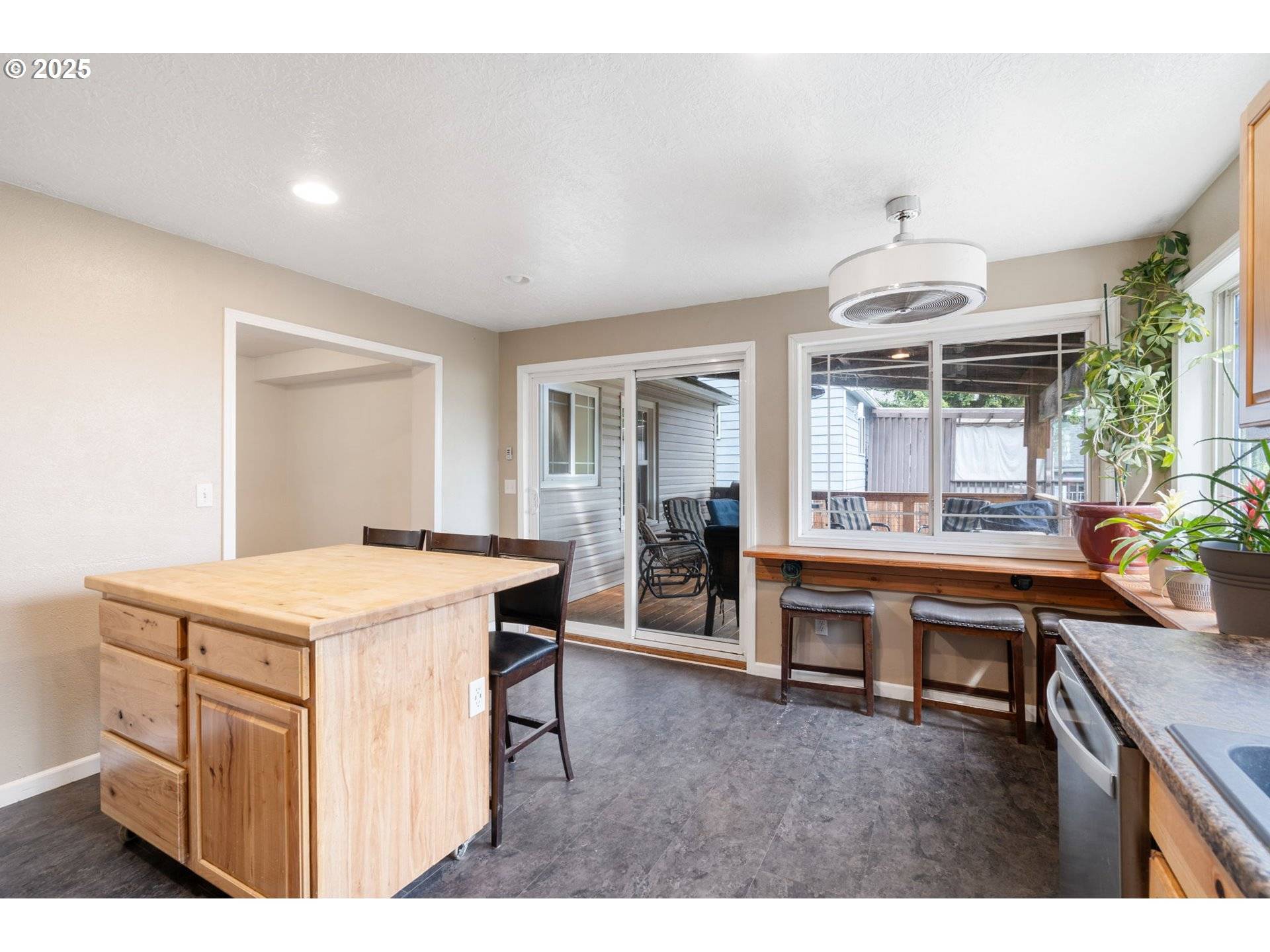 Willamina, OR 97396,378 SW OAK ST