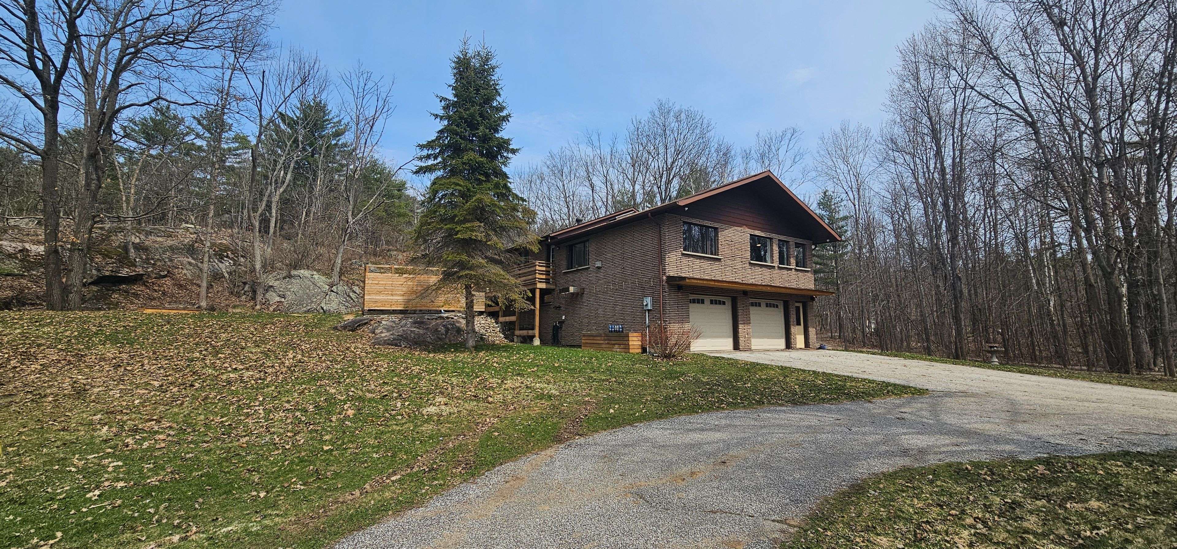 Gravenhurst, ON P0E 1N0,1045 Cowbell LN