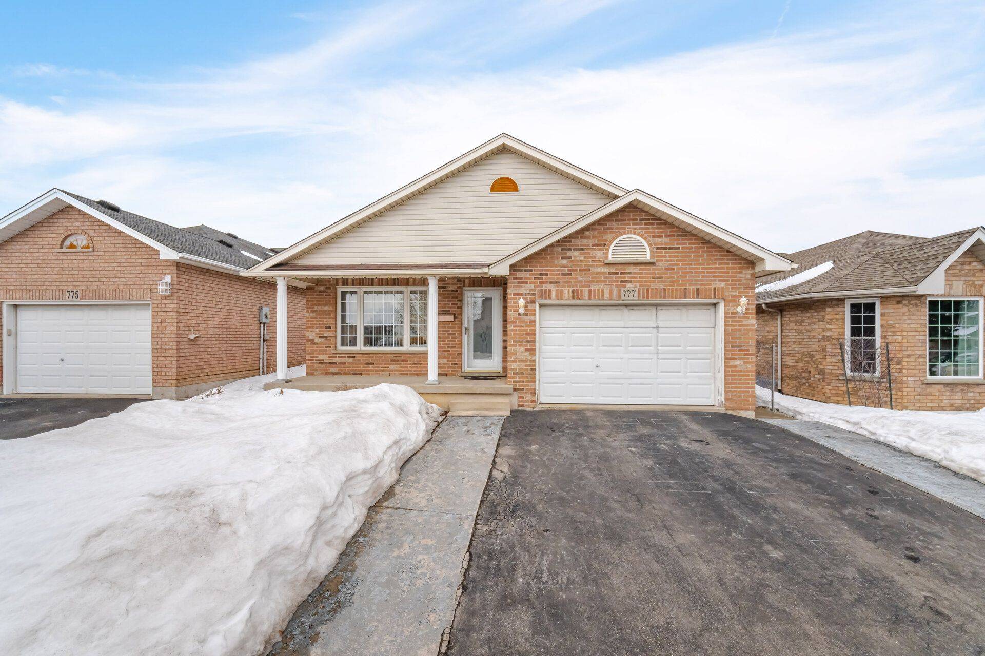 Hamilton, ON L8W 1A4,777 Limeridge RD E