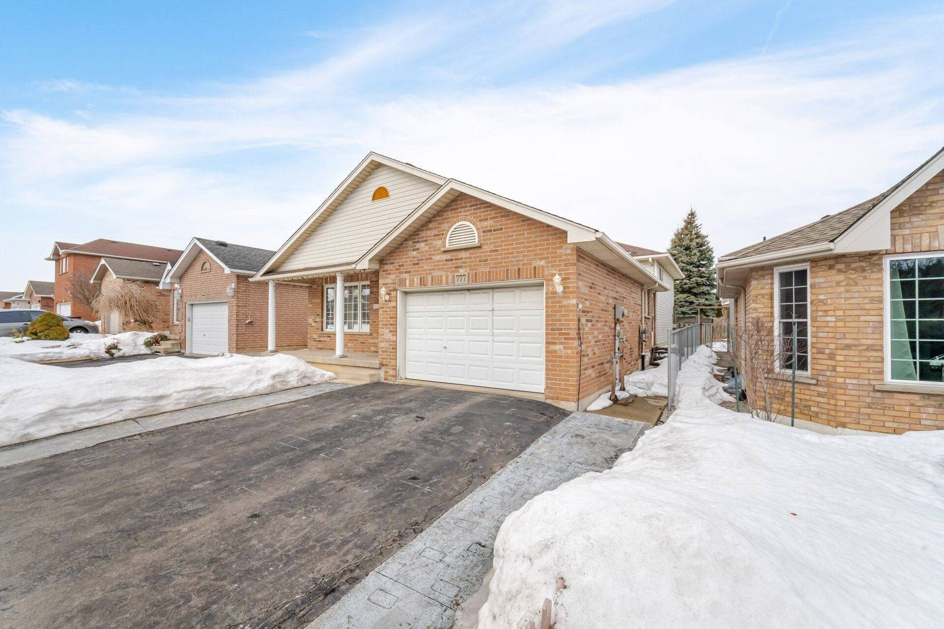 Hamilton, ON L8W 1A4,777 Limeridge RD E