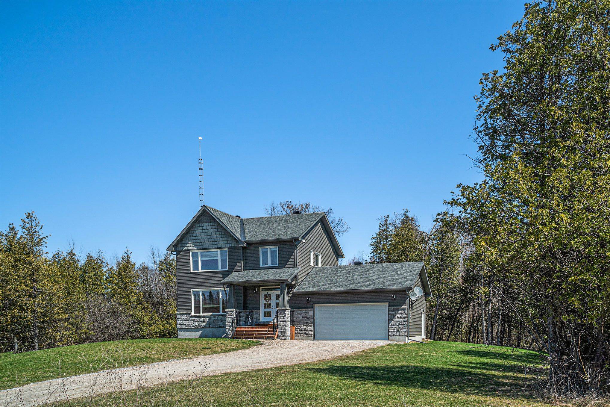 Drummond/north Elmsley, ON K7H 3C3,922 Leslie Crain DR