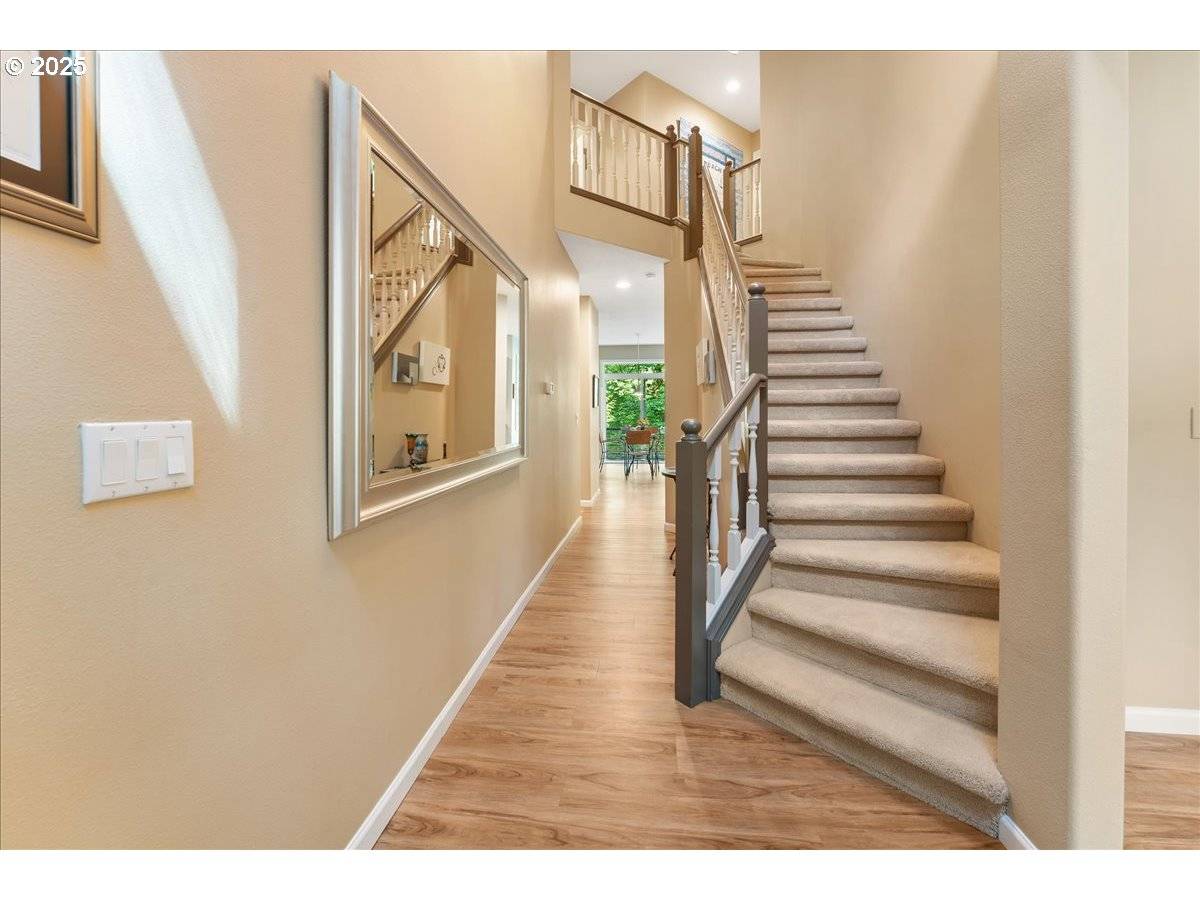 Portland, OR 97219,2742 SW LEAH CT