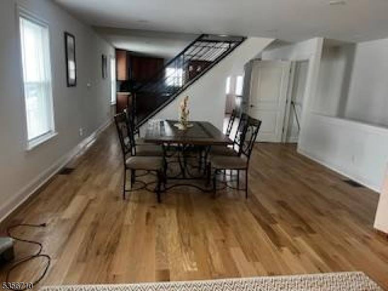 Wildwood City, NJ 08260,347 W Poplar Ave