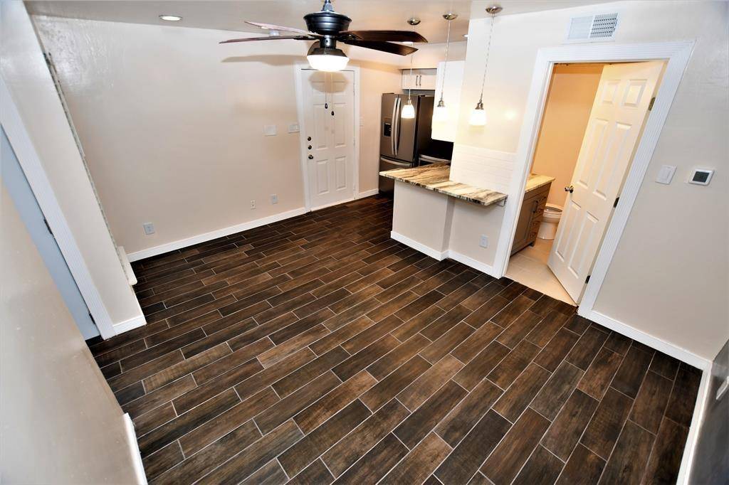 Dallas, TX 75243,9821 Walnut Street #303