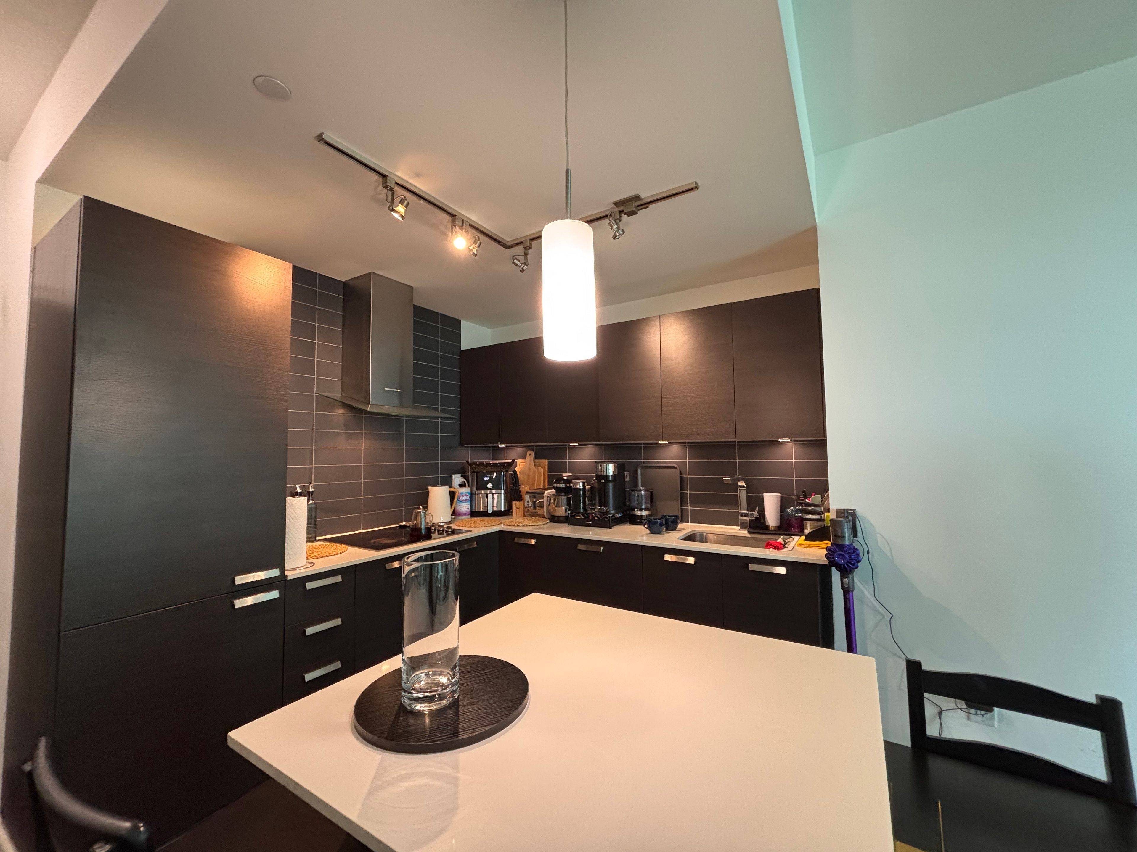 Toronto C07, ON M2N 0H3,9 Bogert AVE #2406