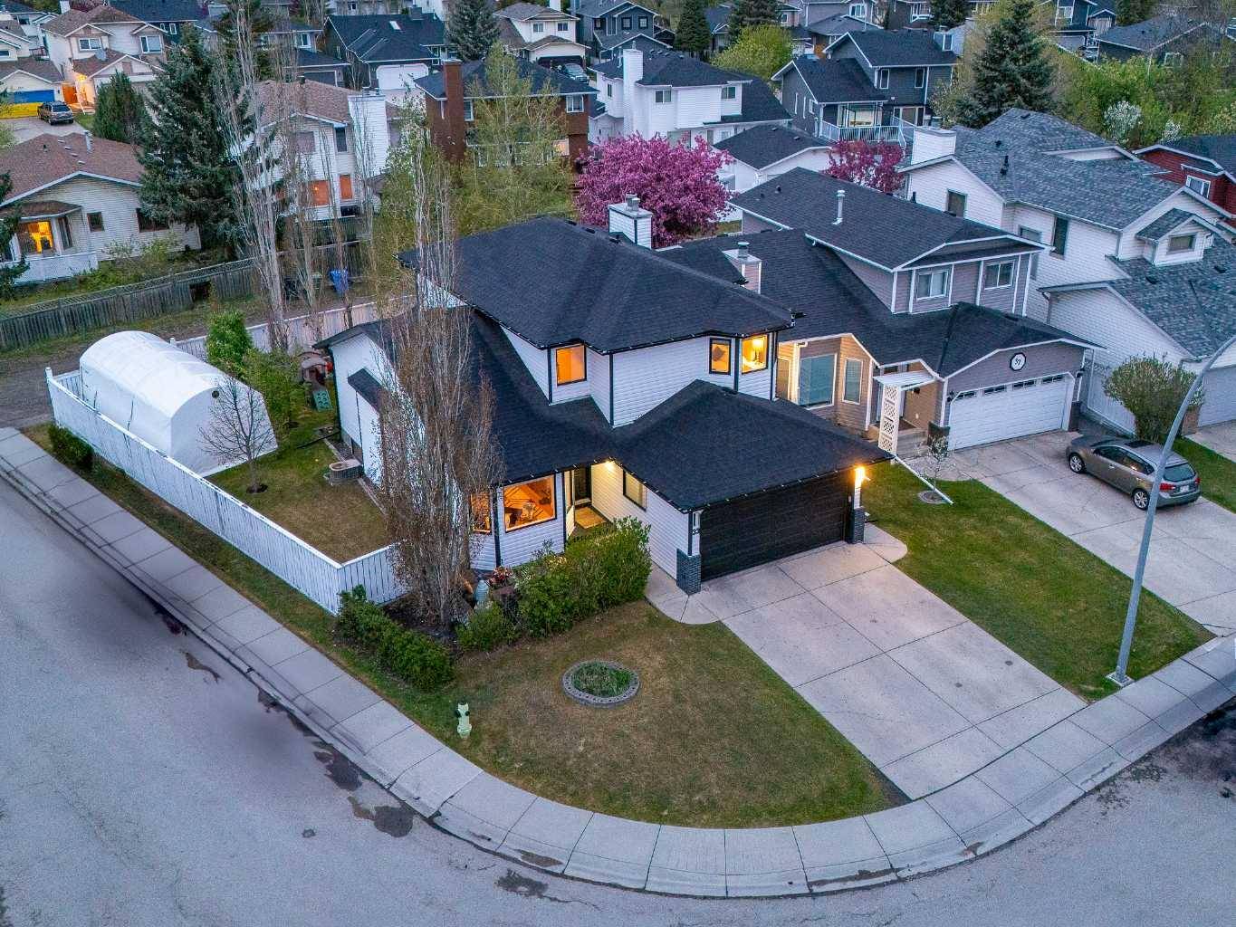 Calgary, AB T2C3Y1,33 Riverside CRES SE