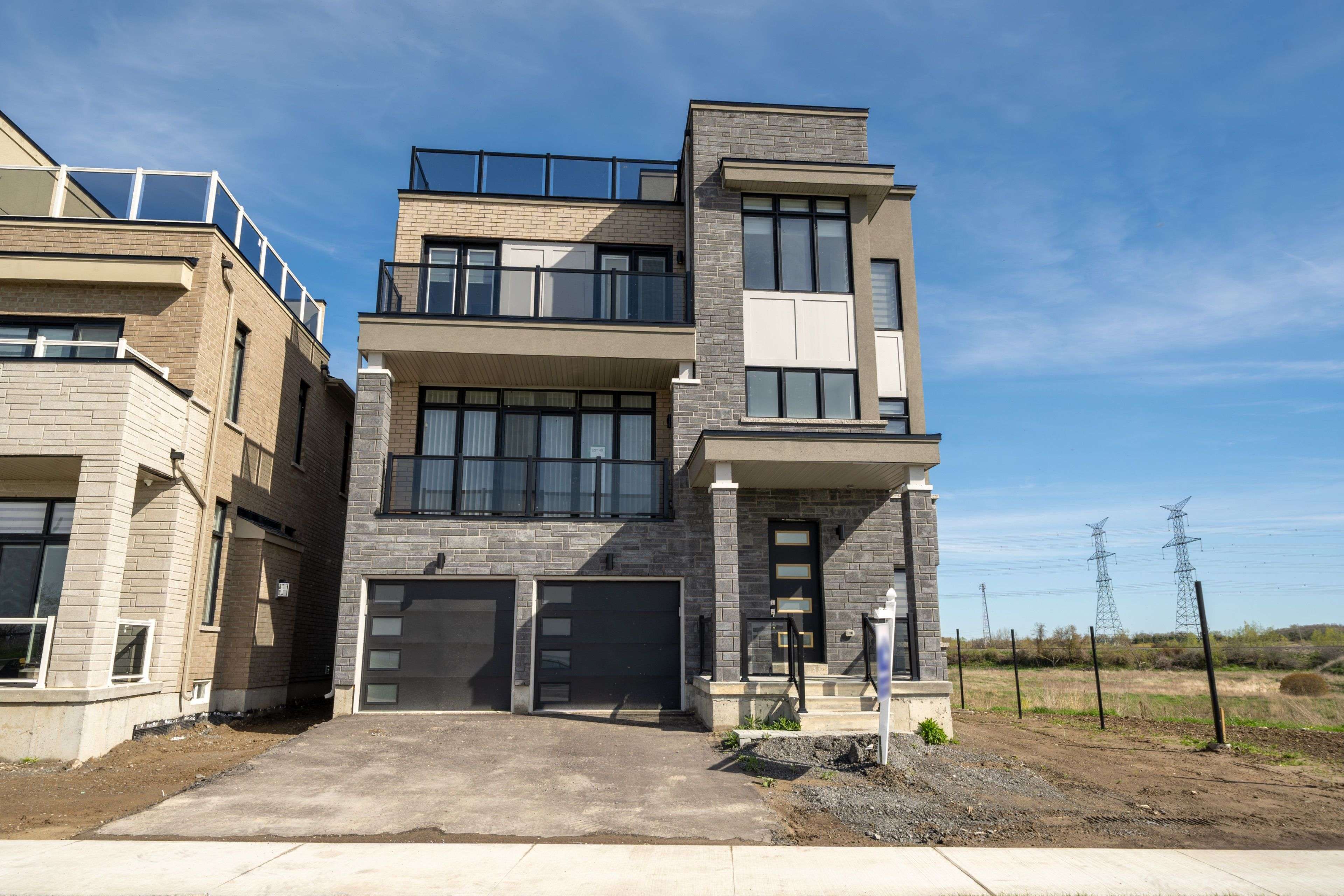 Clarington, ON L1C 4B1,275 Port Darlington RD