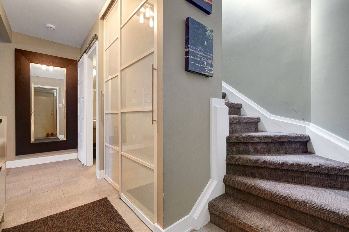 Ottawa Centre, ON K2P 0V4,150 Waverley ST #2C