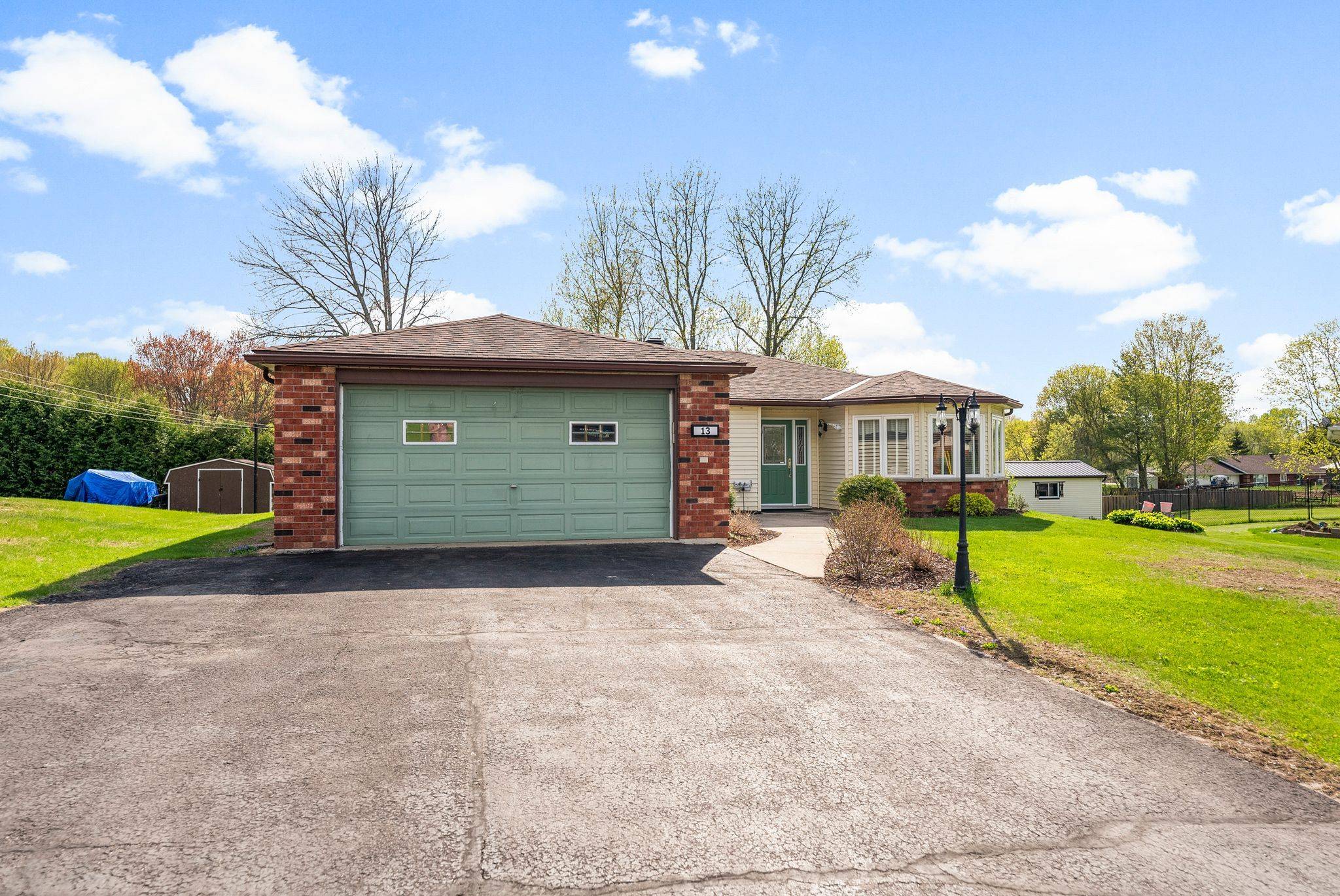 Whitewater Region, ON K0J 1C0,13 Harris CRES