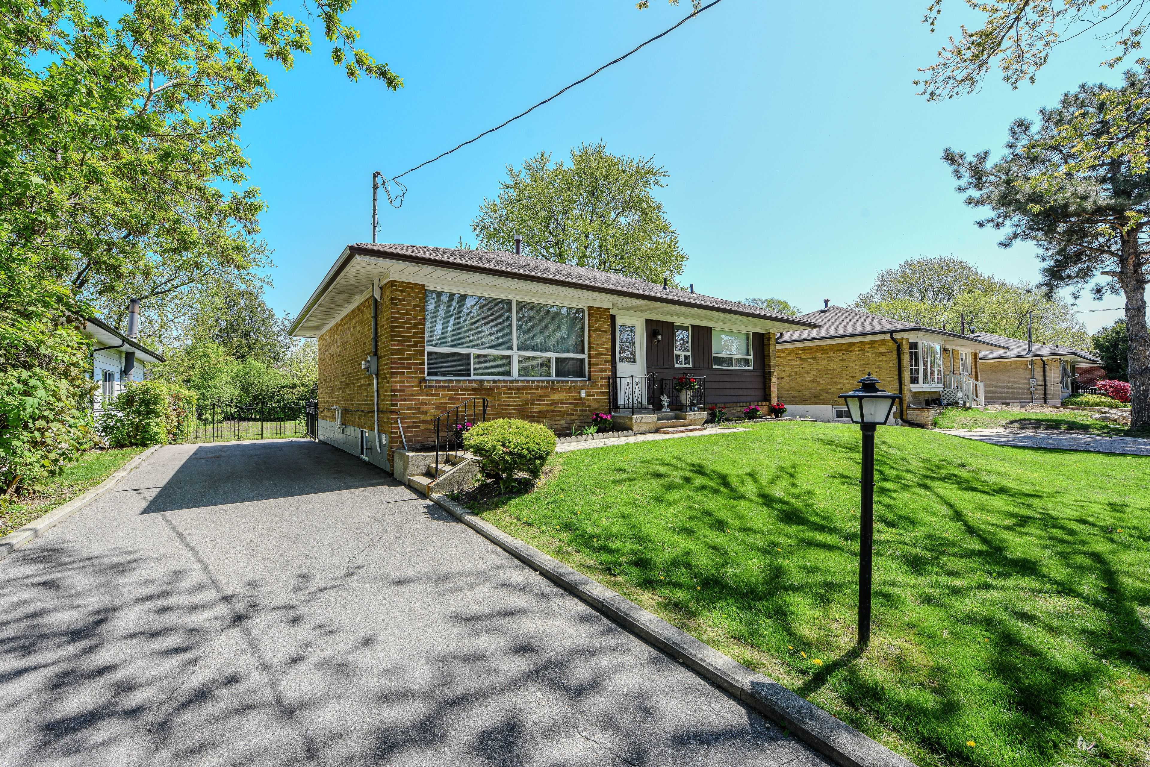 Brampton, ON L6W 2Z3,13 Morpeth RD