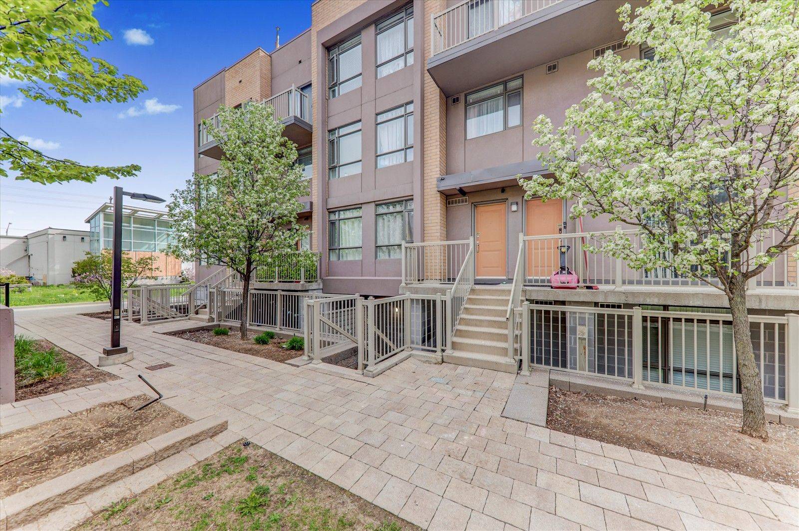 Toronto E11, ON M1B 0C5,1070 Progress AVE #208