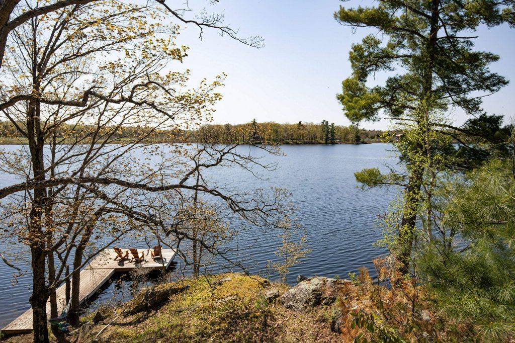 Frontenac, ON K0H 1T0,1055B Vilalta LN